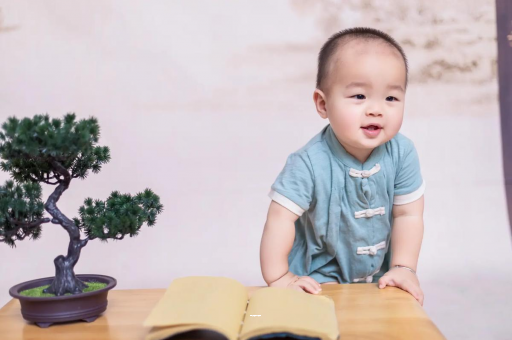 博尔塔拉宝宝爱吐奶是什么原因