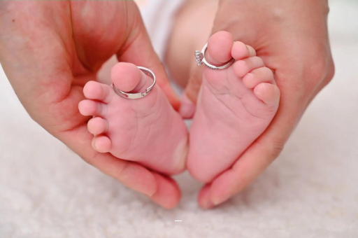 博尔塔拉宝宝肚脐凸起怎么回事